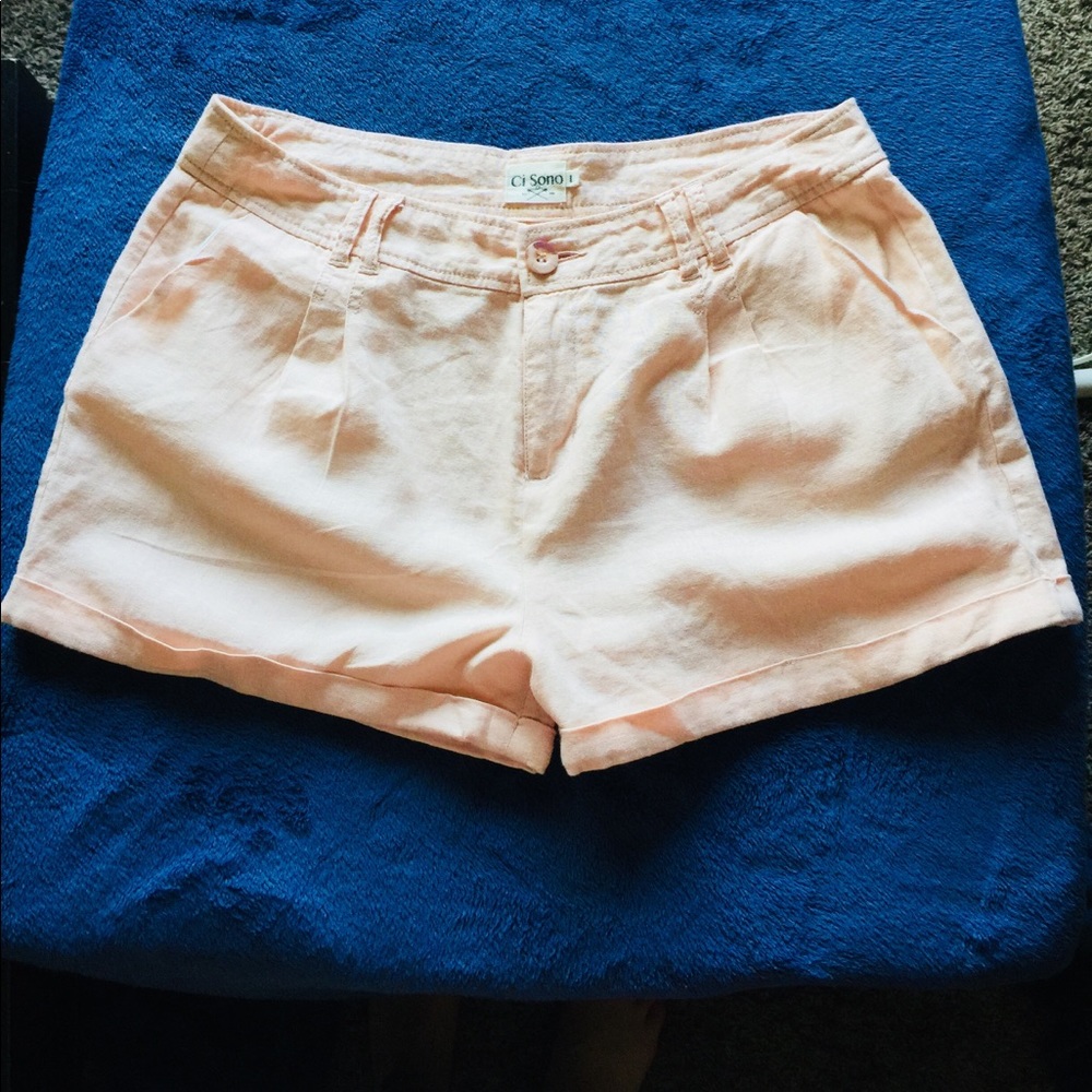 Dainty Women’s Linen Shorts